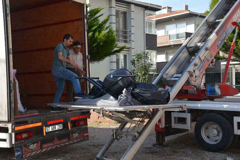 Zarar Gören binadaki hane sakinleri tahliye edildi