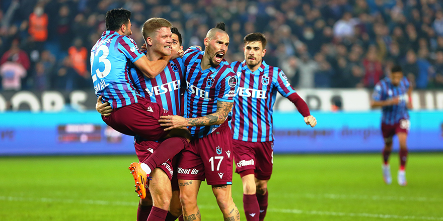 Andreas Cornelius Trabzonspor'da kendini buldu