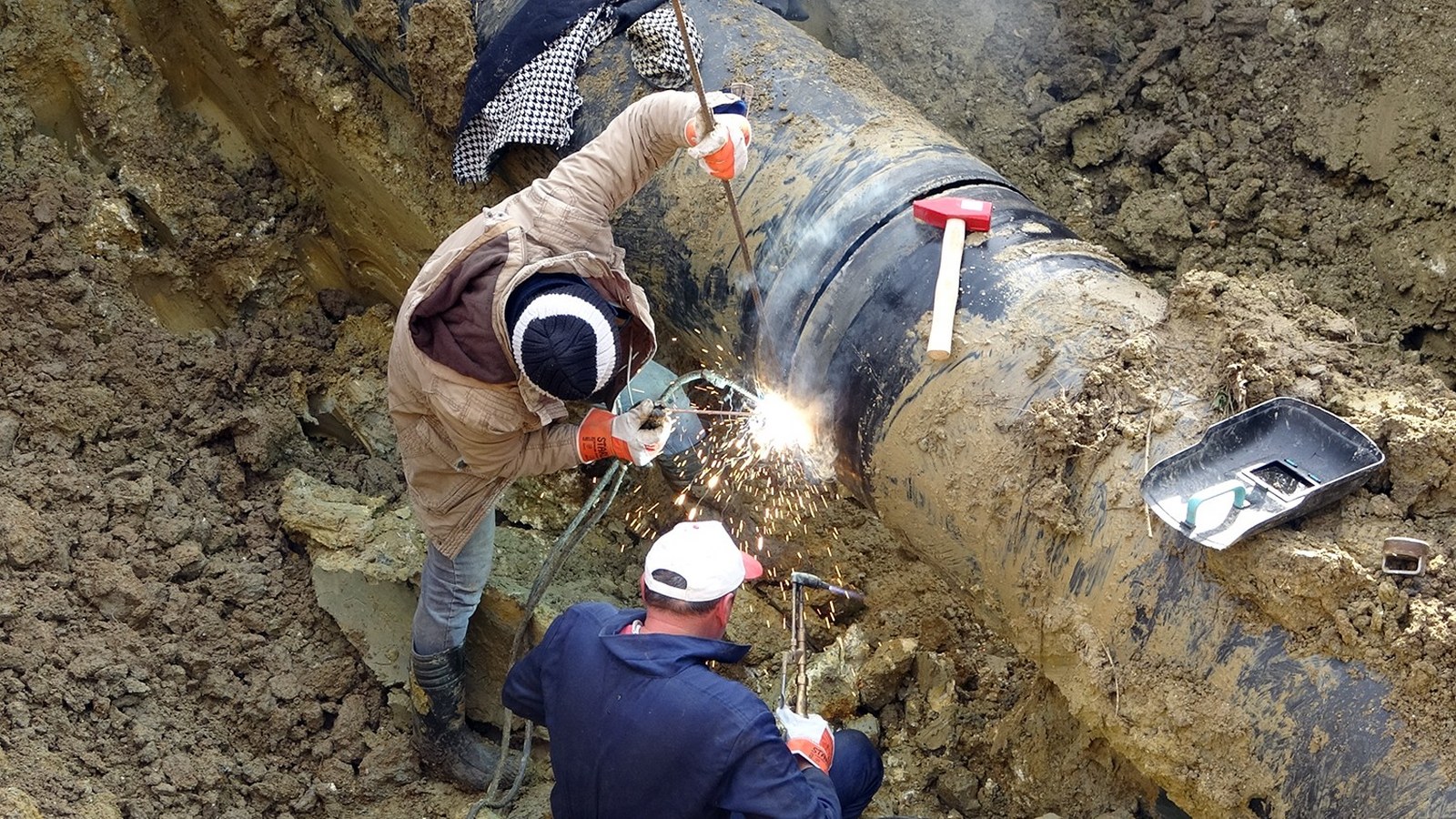 Sinop’ta heyelan nedeniyle içme suyu borusu kırıldı