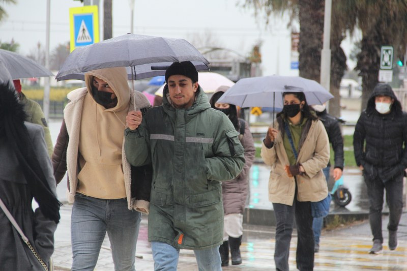 Samsun soğuk ve yağışlı havanın etkisine girdi