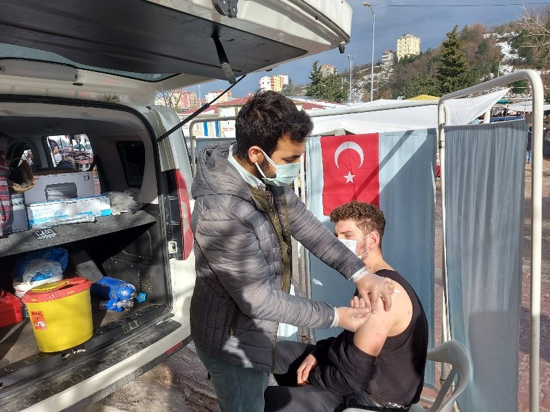 Türkeli'de her gün farklı noktaya aşı standı