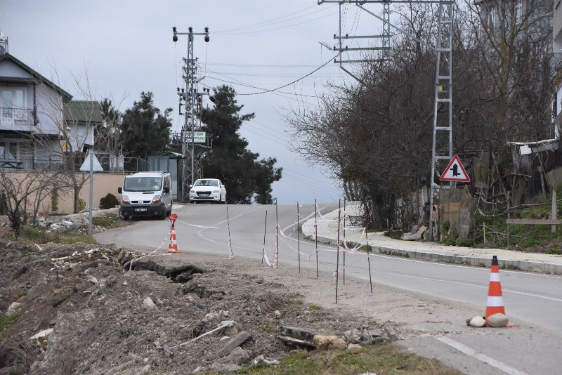 Sinop’ta yaşanan heyelanlar vatandaşları tedirgin ediyor