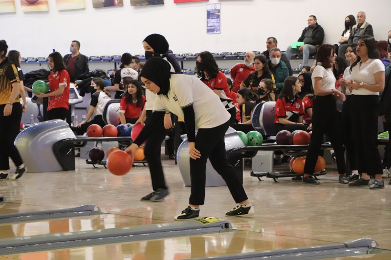 Türkiye'nin en büyük bowling salonunda şampiyona heyecanı