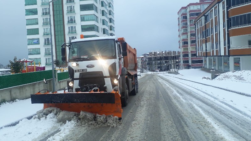 Kar yağışı Samsun'u etkisi altına aldı