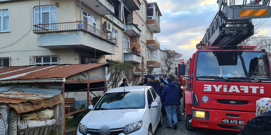 Mutfak tüpü patladı ev harabeye döndü