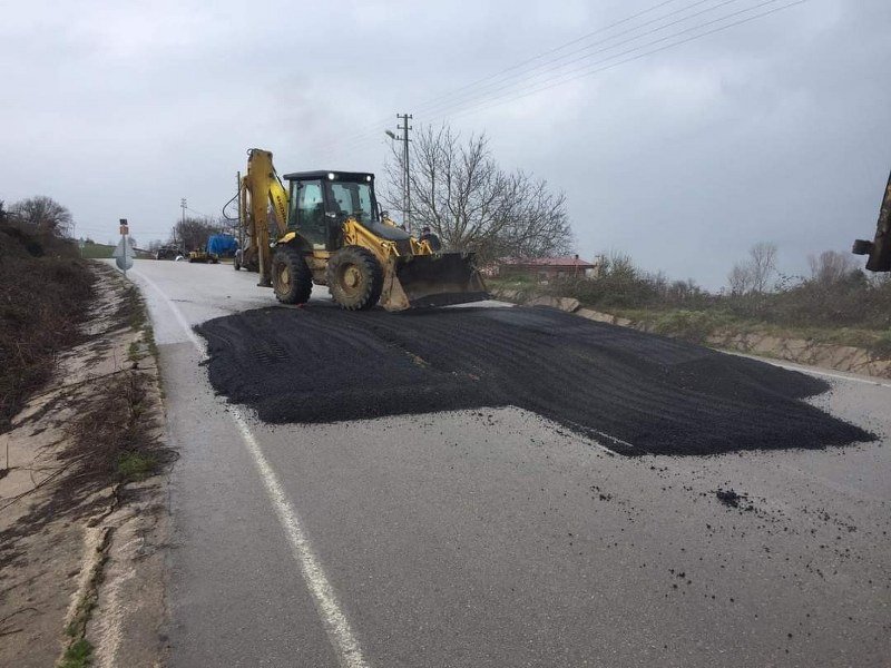Sinop’ta heyelan nedeniyle çöken yol onarıldı