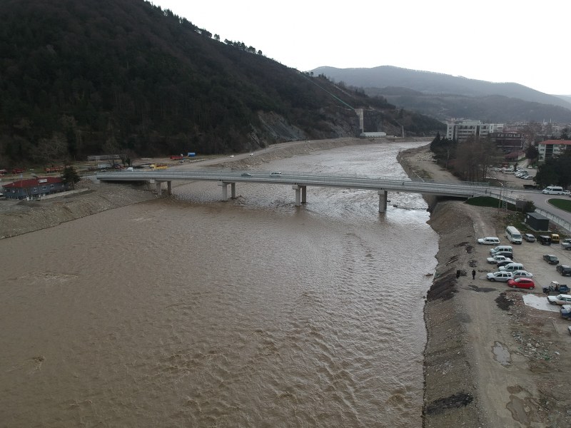 Ayancık’ta İkisu Köprüsü tamamlanmak üzere