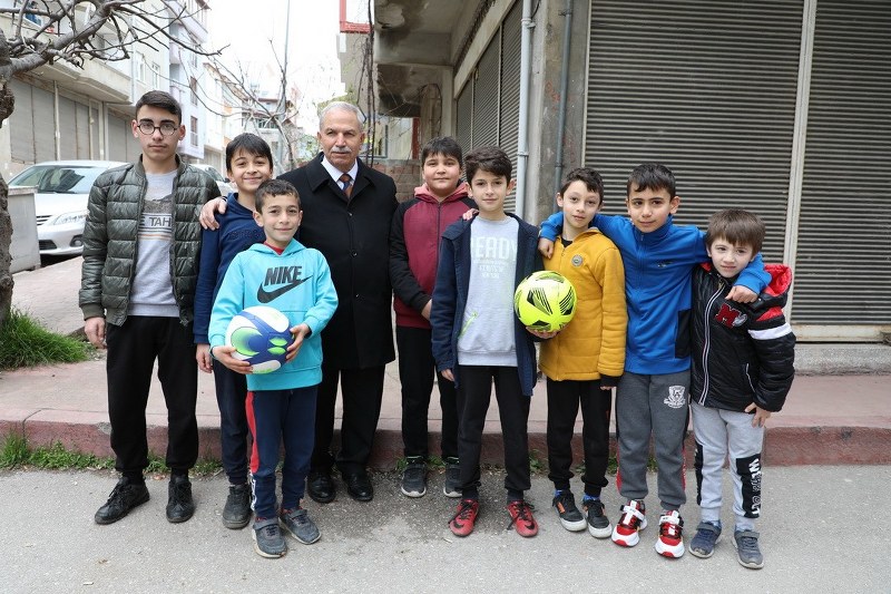 Başkan Demirtaş’tan çocukları sevindiren hareket