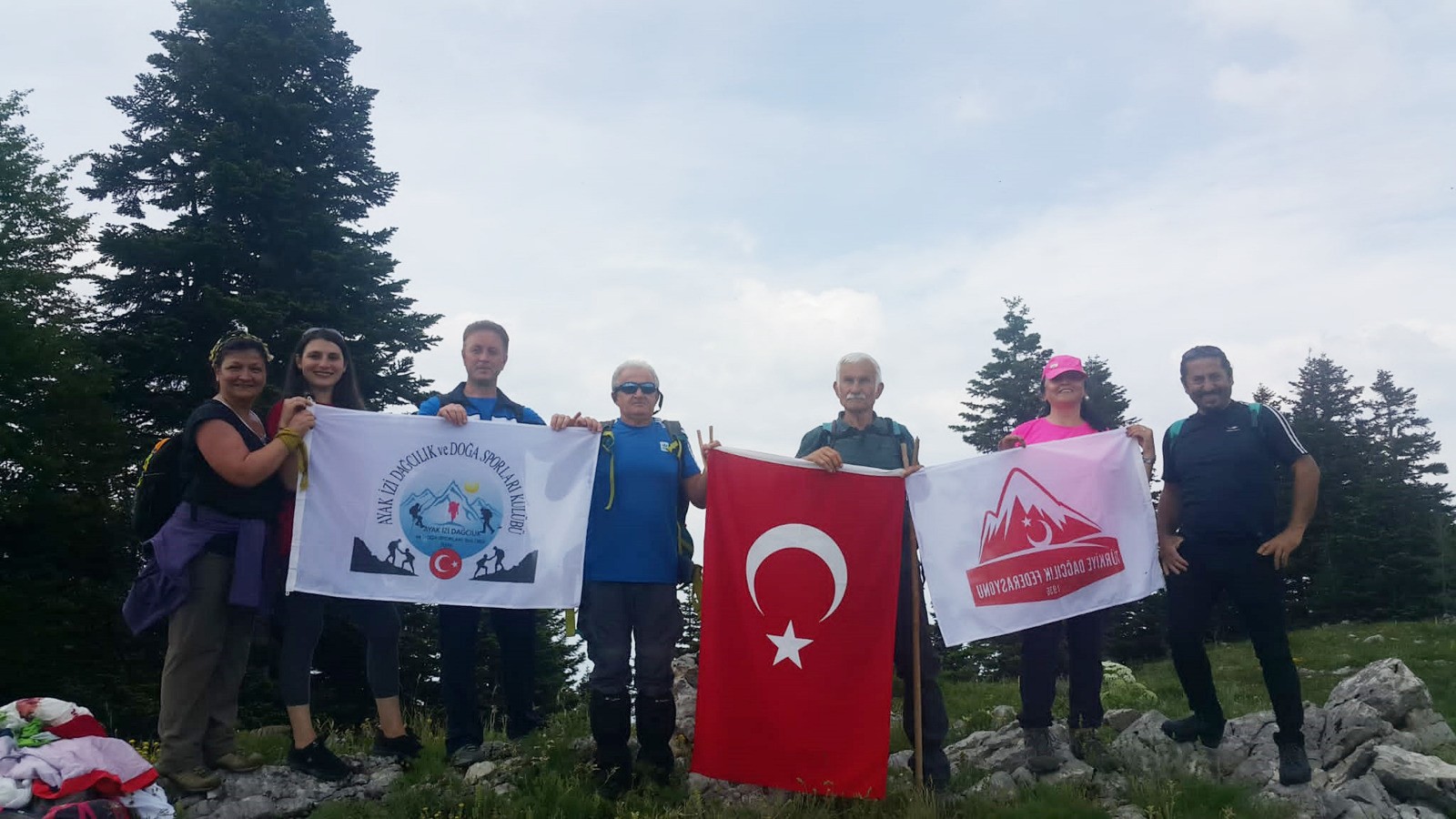 Türkiye’nin ilk kadın dağcısı Sinop’un zirvesine tırmandı