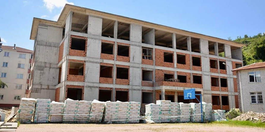 Sinop’ta yeni okul binaları çalışmaları sürüyor