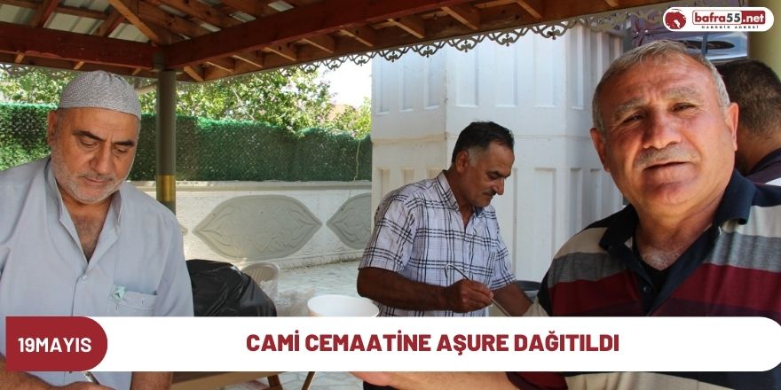 Cami Cemaatine Aşure Dağıtıldı