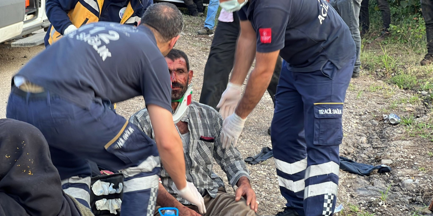 Fındık işcilerini taşıyan traktör devrildi 1 ölü 12 yaralı