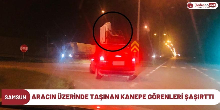 Hafif ticari aracın üzerinde taşınan kanepe görenleri şaşırttı