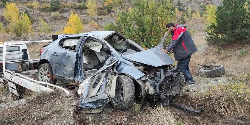 Kastamonu'da iki otomobil şarampole uçtu: 1 ölü, 1 yaralı