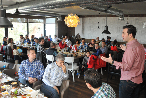 SAMSUN GENÇ İŞ ADAMLARI KAHVALTIDA BİR ARAYA GELDİLER