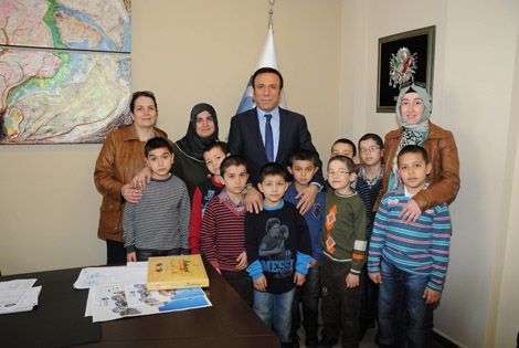 ÇOCUKLARDAN MAVİ KAPAK KAMPANYASINA DESTEK