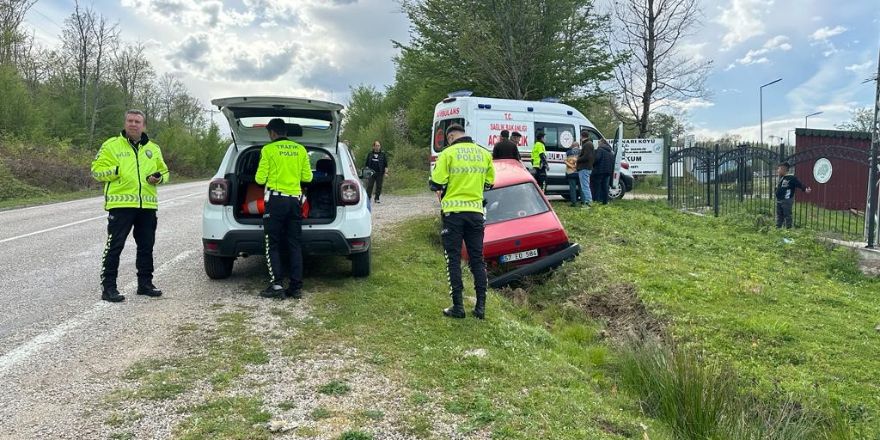 Sinop'ta Otomobil şarampole girdi: 5 yaralı