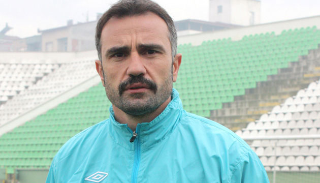 Teknik Diröktör Futbolcusuna Saldırdı