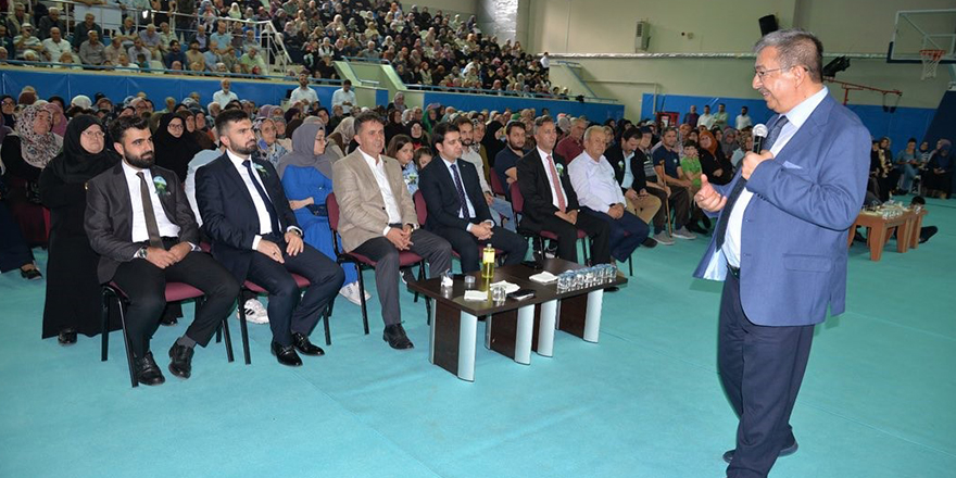 Türkeli'de Mevlid-i Nebi Haftasında Hayati İnanç konferans verdi