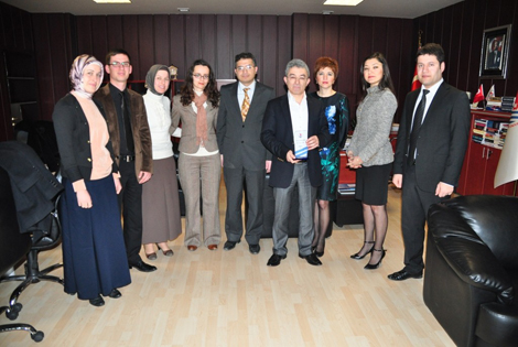 ESKİ ALAÇAM MYO MÜDÜRÜ’NE PLAKET