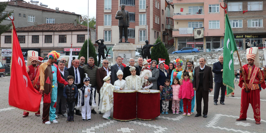 Samsun'da mehterli ve güreşli sünnet şöleni