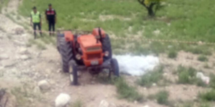 Sinop'ta taziye evinin önünde traktörün çarptığı kadın hayatını kaybetti