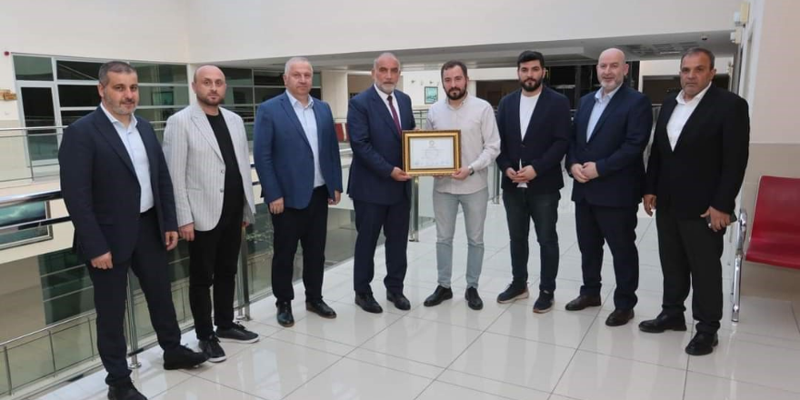 Canik Belediye Başkanı İbrahim Sandıkçı mazbatasını aldı