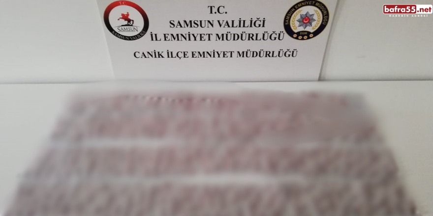 Canilk'te şüpheli şahsın elindeki poşette 1050 adet sentetik ecza ele geçirdi