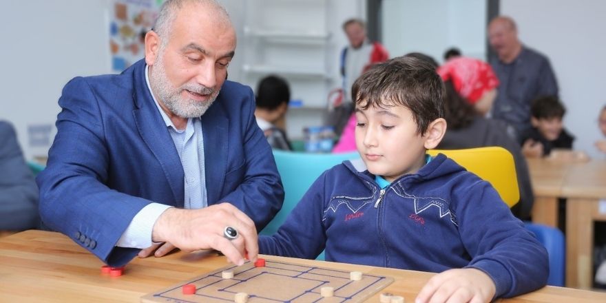 Atakum Belediyesi Basın Çalışanını Temizlik Görevine Sürdü