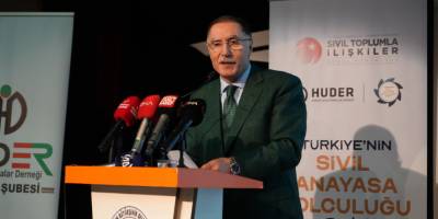 Şeref Malkoç: Türkiye’nin Yeni Anayasaya İhtiyacı Var