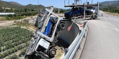 Amasya'da çarpışan tır ile kamyonet tarlaya uçtu: 2 yaralı