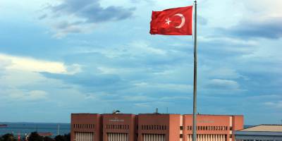 Samsun’da Gökyüzü Şöleni: Kızıl Bulutlar ve Gece Işıkları Kartpostallık Manzaralar Oluşturdu