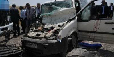 SELAHATTİN DEMİRTAŞ’IN KONVOYUNDA KAZA: 4