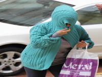 EVİNDE FUHUŞ YAPTIRAN KADIN GÖZALTINA ALINDI