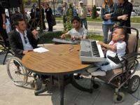 BENİMLE 5 DAKİKA SES GETİRDİ