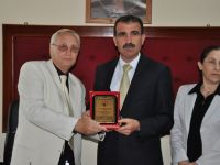 İLÇE MÜDÜRÜNE TEŞEKKÜR PLAKETİ