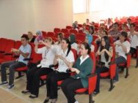 BAFRADA SAĞLIK ÇALIŞANLARI “İŞARET DİLİ” ÖĞRENİYOR