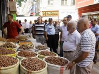 YAN BAKTI DİYE ESNAFI BIÇAKLADI