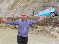 PİKNİK YAPAN BABA VE OĞLU SELDEN ZOR KURTULDU