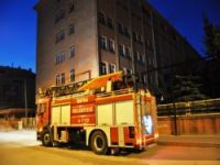 ESKİ TEKEL BİNASINDAKİ YANGIN KORKUTTU