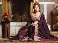 YENİ HÜRREM TATMİN ETMEDİ