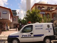 YAŞLI ADAM CAMİDE ÖLÜ BULUNDU