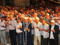 BERAT KANDİLİ ÇOŞKU İLE KUTLANDI