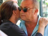 ÜNLÜ OYUNCU BABASINI KAYBETTİ