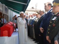 ŞEHİT ER GÖZYAŞLARI ARASINDA TOPRAĞA VERİLDİ