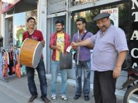 Bafrada Davulcular Gelenekleri Sürdürüyor