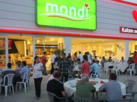 Özçelik Petrol Mondi Mobilya Mağazasından İftar Yemeği