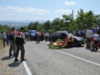 CENAZEDEN DÖNEN OTOMOBİL TAKLA ATTI: 1 ÖLÜ, 3 YARALI