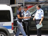 POLİSE SALDIRAN GENÇ GÖZ ALTINA ALINDI