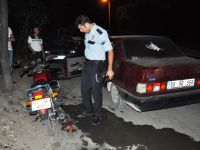 BAFRA DA MOTOSİKLETLE OTOMOBİL ÇARPIŞTI: 2 YARALI